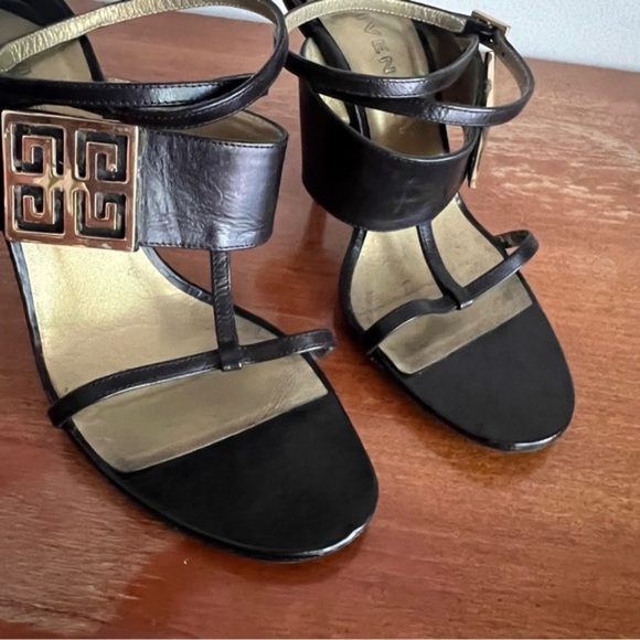 Givenchy 4G Logo Plaque Strappy Leather Heeled Sandals - Picture 4 of 8